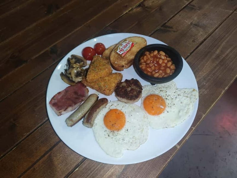 Budapest: 4-hour Bottomless Brunch w/ Cocktails & Craft Beer - The atmosphere: part ruin bar, part games room