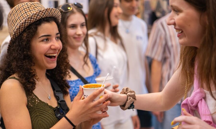 Budapest: Guided Food Tour with Wine, Beer, and Shots - Kazinczy Street Synagogue and the Jewish Quarter
