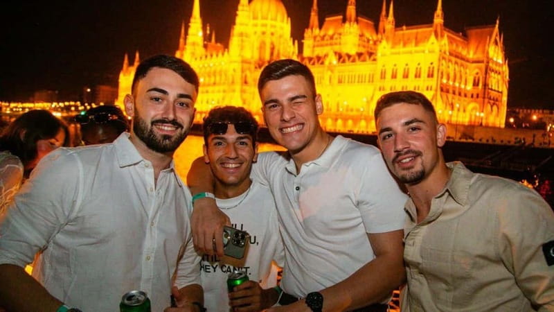 Budapest: Sip & Sail Danube Cruise with Unlimited Beer - The southern Danube route