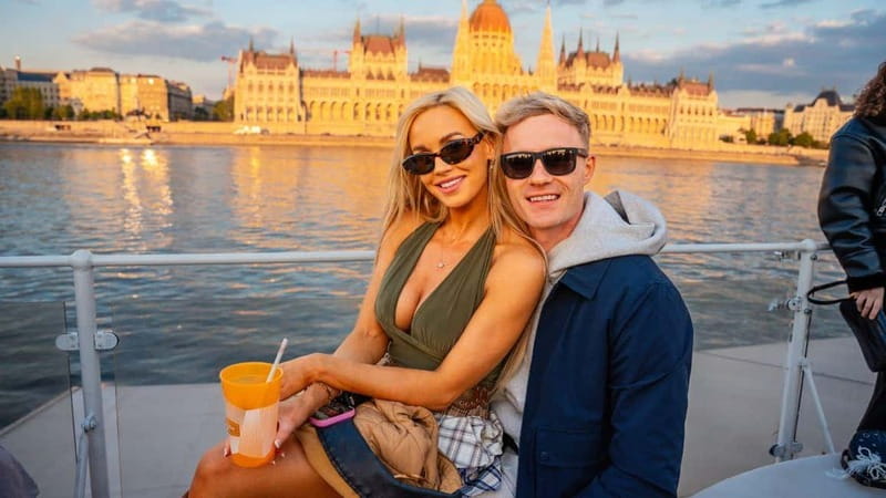 Budapest: Sip & Sail Danube Cruise with Unlimited Beer - The return past Budapest’s grand riverfront