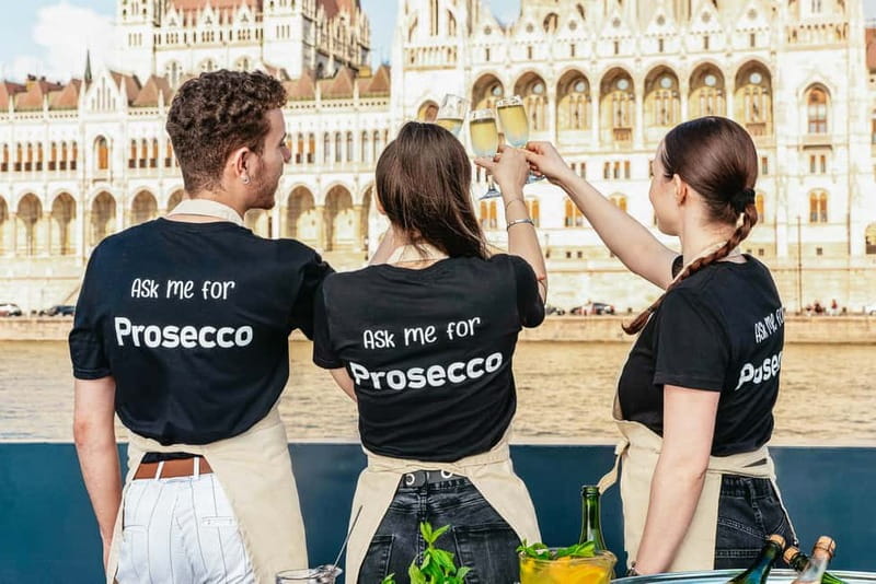 Budapest: Unlimited Prosecco, Beer and Aperol Spritz Cruise - Quick points before you book
