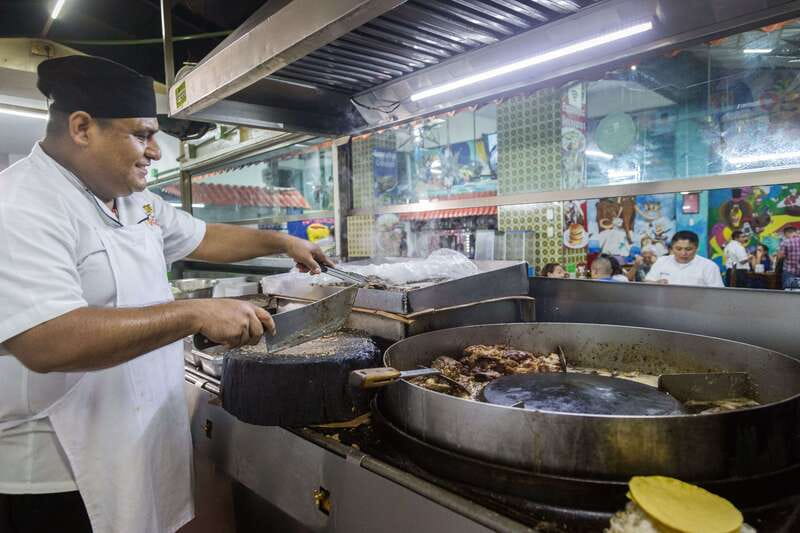 Cancún: Taco & Local Beer Tasting Tour with transportation - Stop four: the night venue and the Cancún after-dark mood