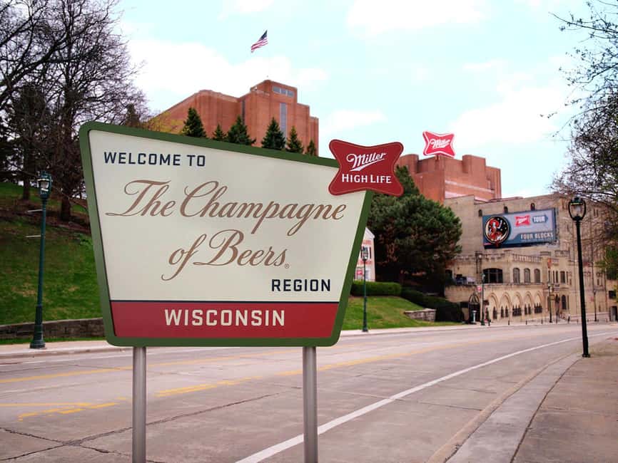 Chicago to Milwaukee Day Trip: City Tour with Miller Brewery - The 90-minute Harley-Davidson Museum visit