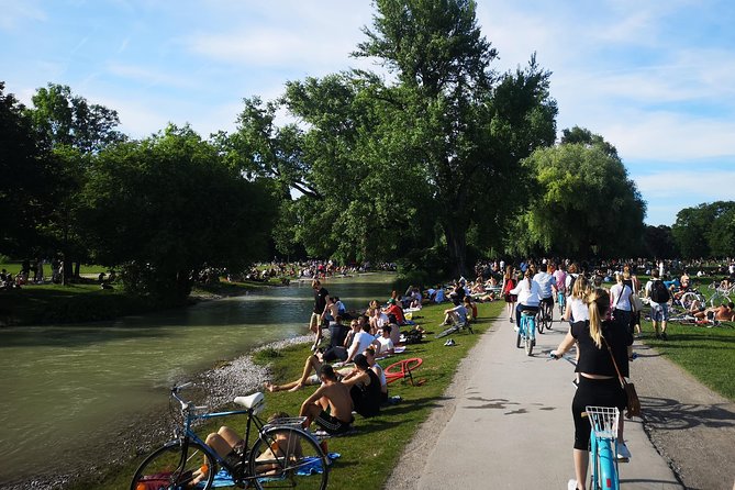 Classic Mike's Bike Tour daily @ 11.30 incl Beer Garden & Surfers - An hour in the English Garden