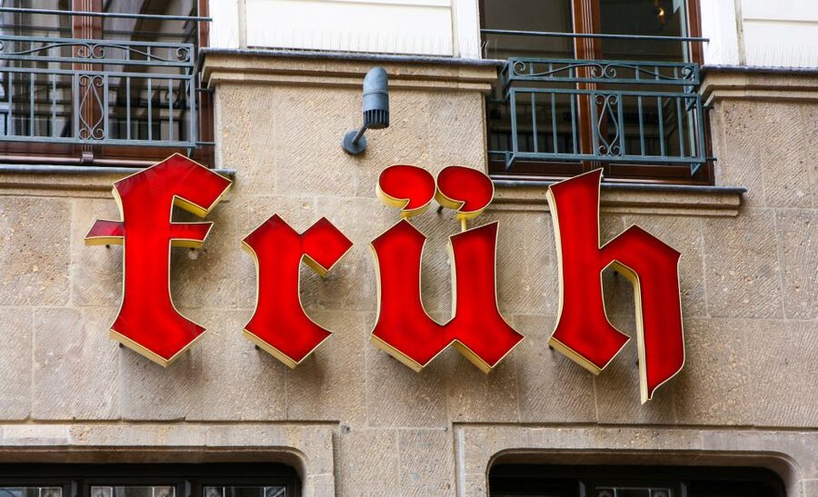 Cologne: 3 Old Town Breweries Guided Walking Tour - Forty minutes through Cologne’s Old Town