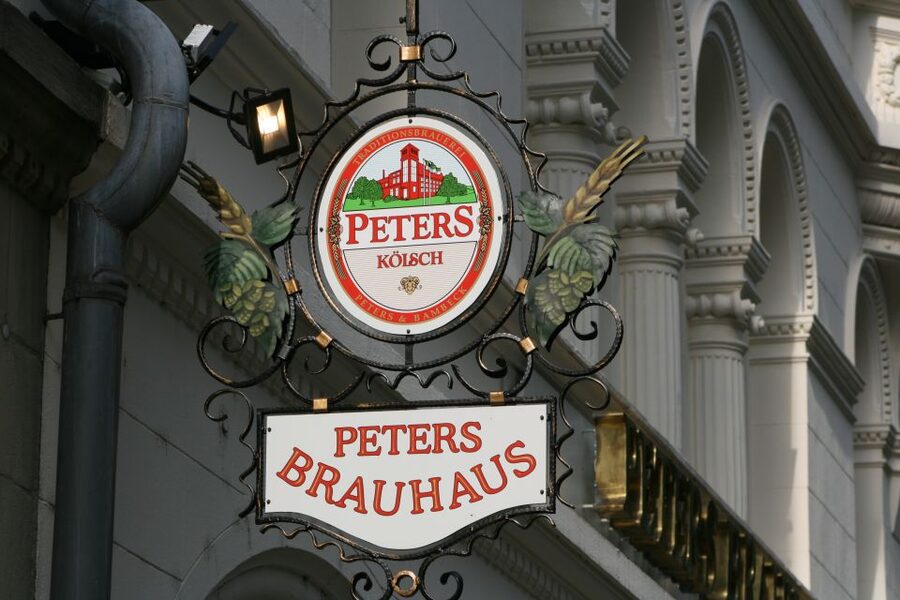 Cologne: 3 Old Town Breweries Guided Walking Tour - First glass at Früh am Dom