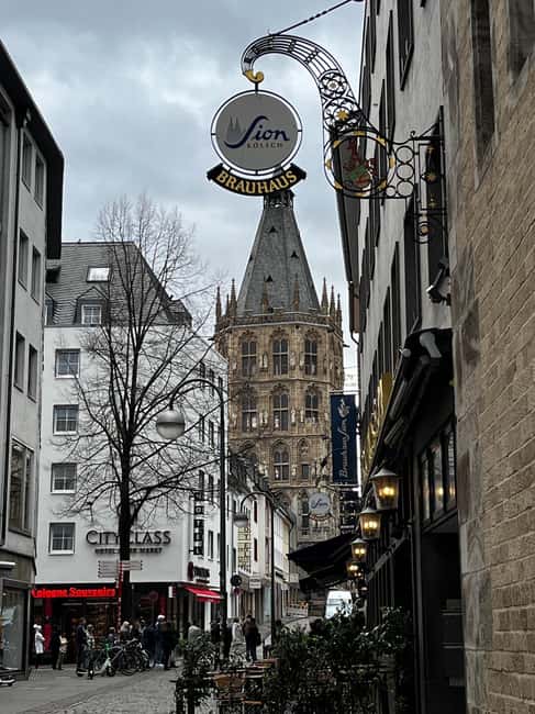 Cologne: Brewery Tour with Kölsch and Halven Hahn - Four breweries, four different Kölsch pours