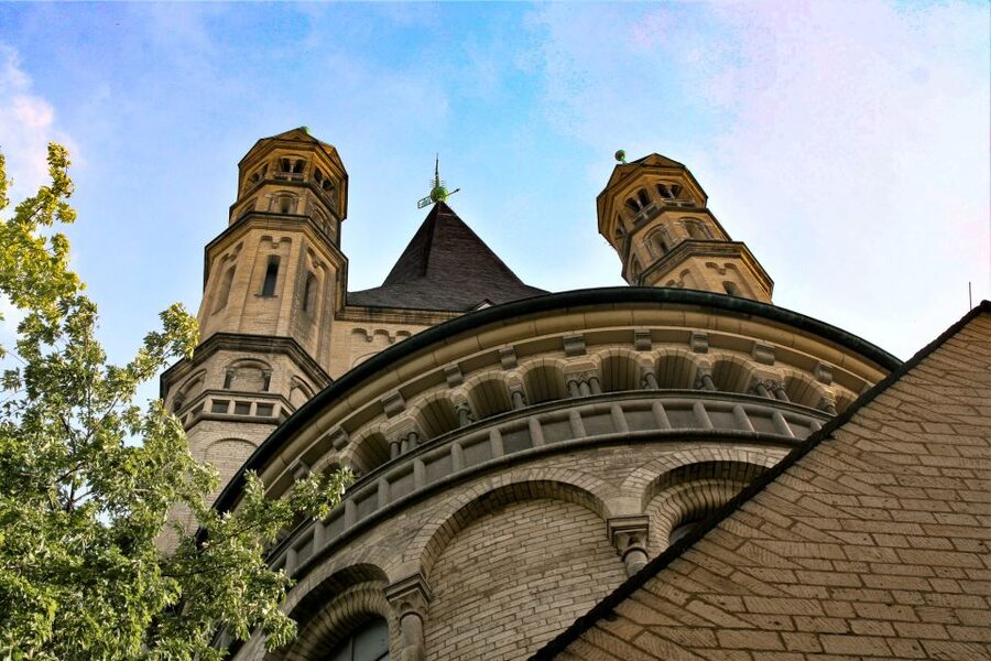 Cologne: Old Town Walking Tour with 1 Brewery Visit & 1 Beer - The guide makes a real difference