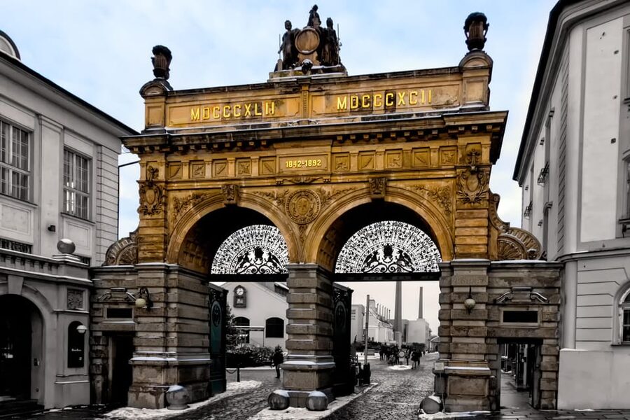 Day trip to Pilsner Urquell brewery and Bohemian glassworks - A short introduction to Plzeň