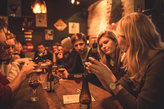Discover Brussels beer world with a chocolate pairing by a young local - Les Brasseurs and the classic Belgian bar mood