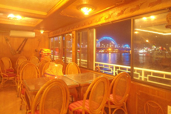 Dragon Cruise by Romantic Yatch: Tasty Beer/Flower/Cake & Dance - What this Han River cruise actually offers