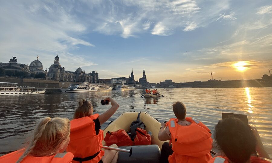Dresden: Private Inflatable Boat Tour with Beer Garden Stop - Paddling past Dresden’s Elbe castles