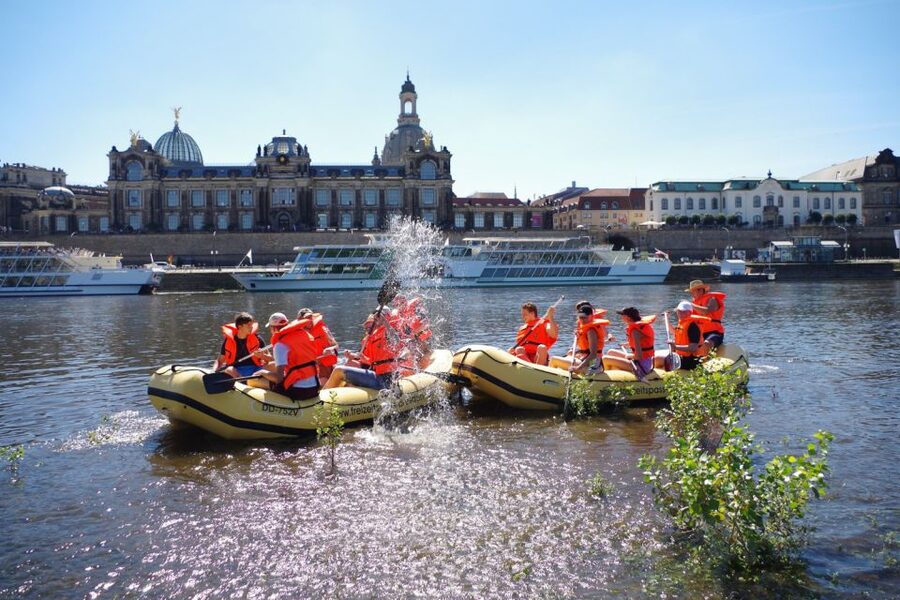 Dresden: Private Inflatable Boat Tour with Beer Garden Stop - Starting at Körnergarten in Körnerplatz