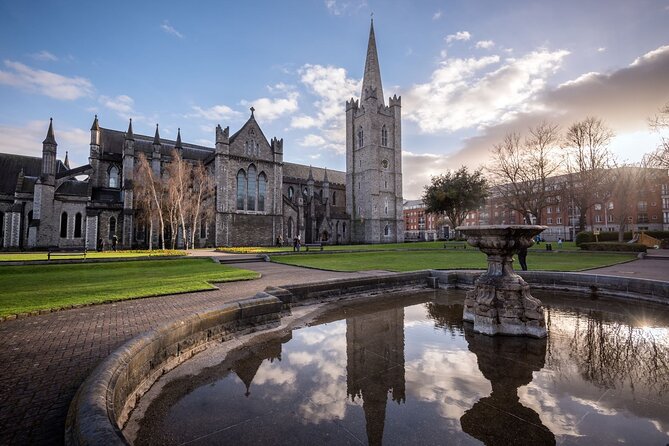 Dublin in a Day: Dublin Castle, Book of Kells, Guinness & Whiskey - Trinity College and the Book of Kells