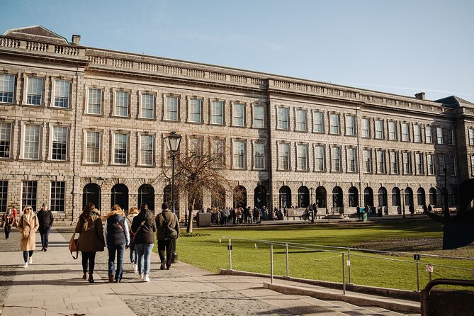 Dublin in a Day: Dublin Castle, Book of Kells, Guinness & Whiskey - Dublin Castle and the limits of the castle visit