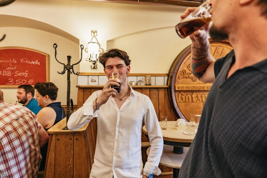 Düsseldorf: Altbier-Safari Beer Walking Tour - Starting at Burgplatz in Düsseldorf’s Old Town