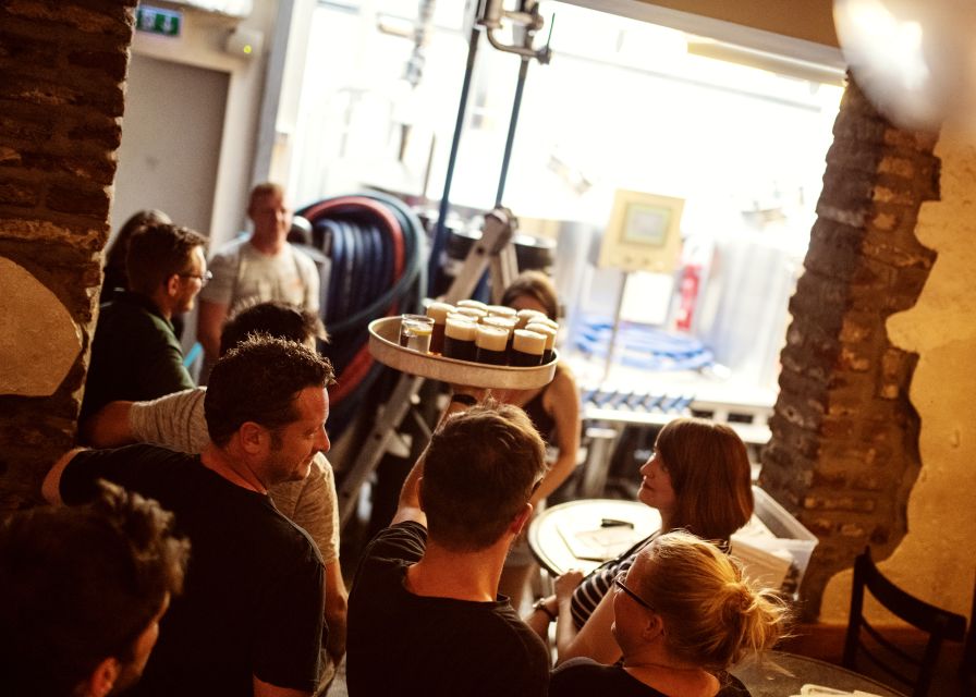 Düsseldorf: Brewery Tour with Alt Beer Tastings - The guides are a major part of the value
