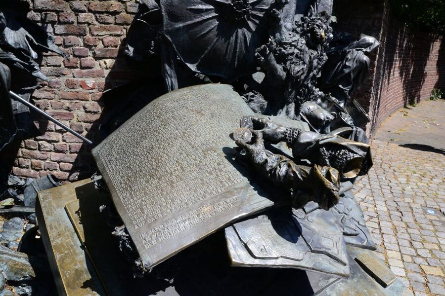 Düsseldorf: Guided Old Town Tour with Beer Break - FAQ