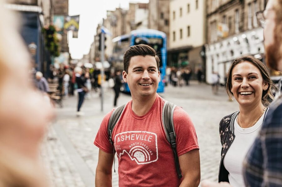 Edinburgh: Pubs and History Guided Walking Tour with Beer - Canongate and the most social part of the afternoon