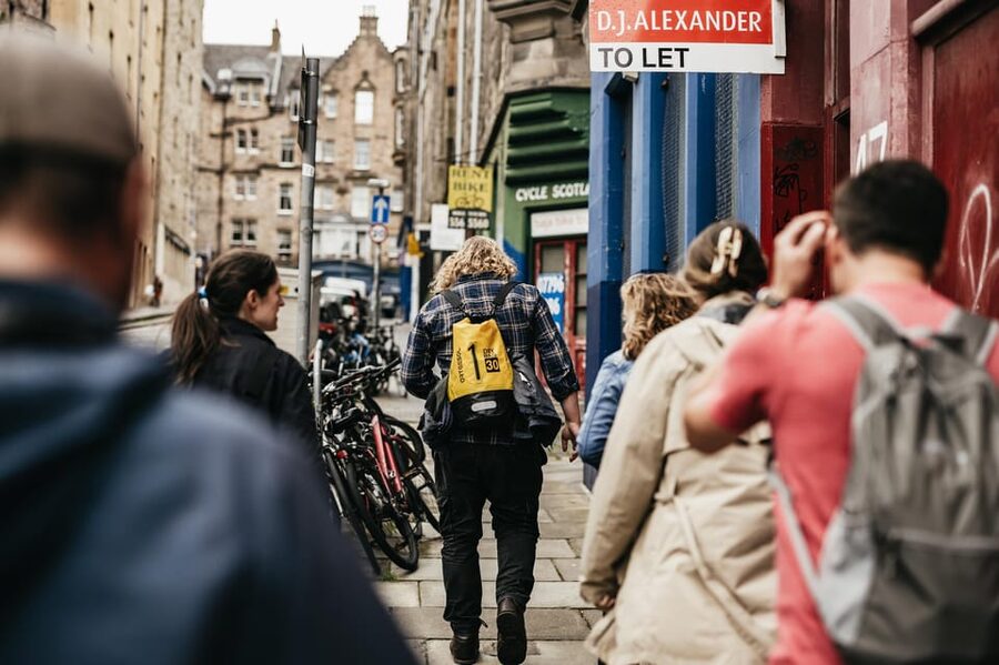 Edinburgh: Pubs and History Guided Walking Tour with Beer - What you actually get to taste