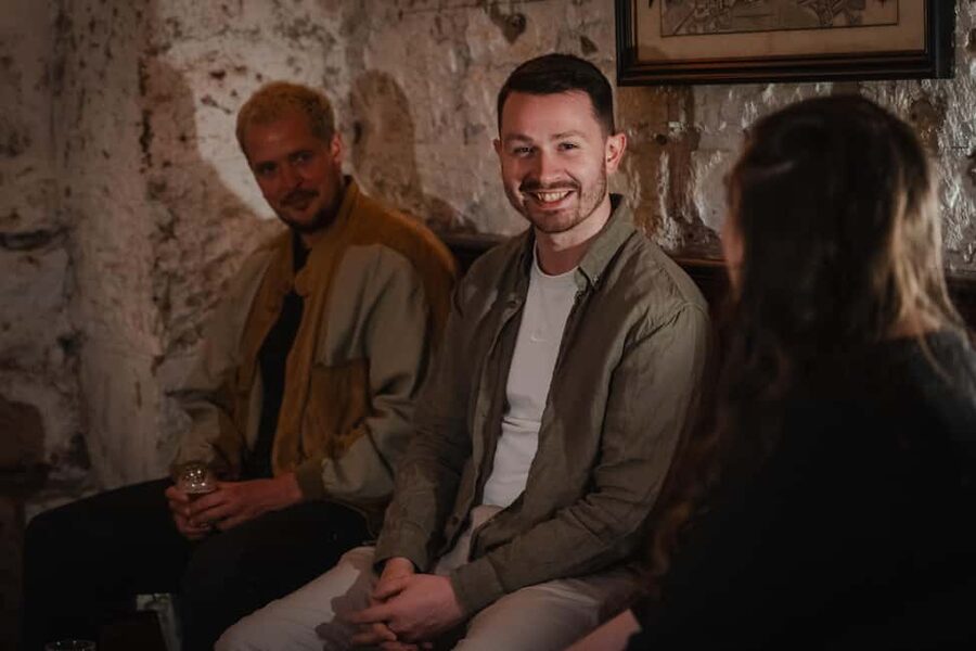Edinburgh: Underground Beer Tasting in Lost Close - Storytelling that connects the glass to the city