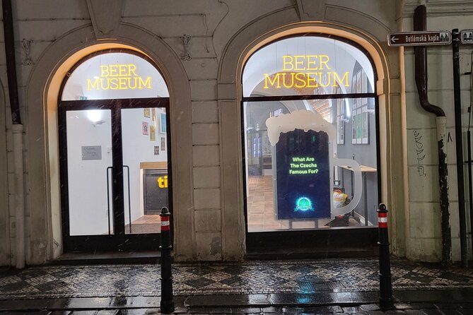 Enjoy 3 beers in Czech Beer Museum - Making a bottle and designing a souvenir label