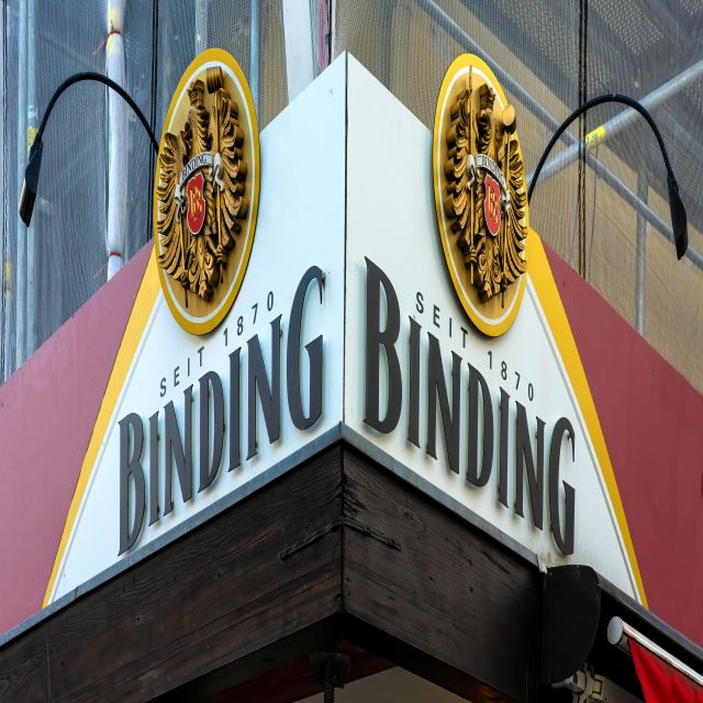 Frankfurt: Private German Beer Tasting Tour in Old Town - The First Pub or Brewery: A Local Starting Point
