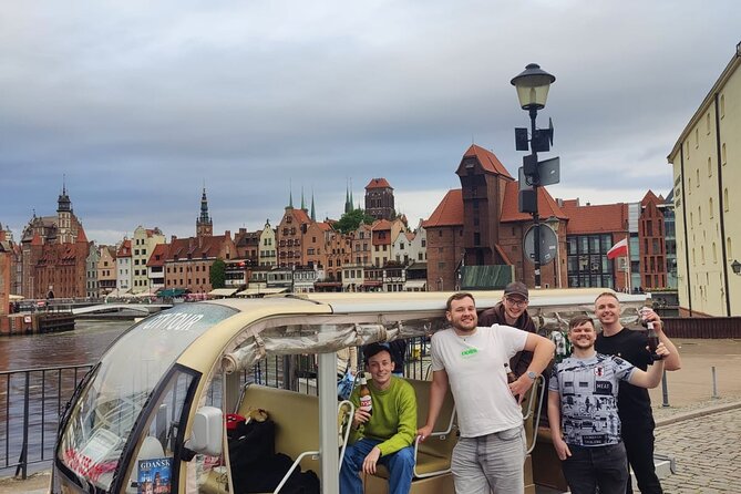 Gdansk: NO LIMIT BEER City Tour Sightseeing by Buggy Golf Cart - Solidarity Square and the shipyard