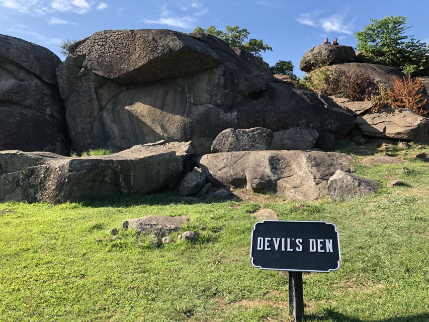 Gettysburg: Beer, Wine, and History Guided Walking Tour - Ghost stories just off the battlefield