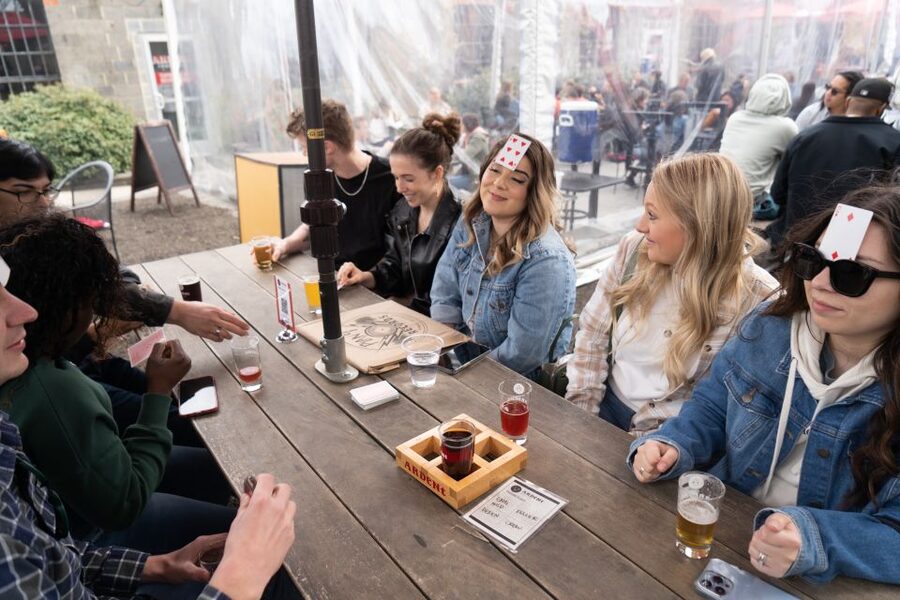 Gettysburg: Beer, Wine, and History Guided Walking Tour - What the guides add to the experience