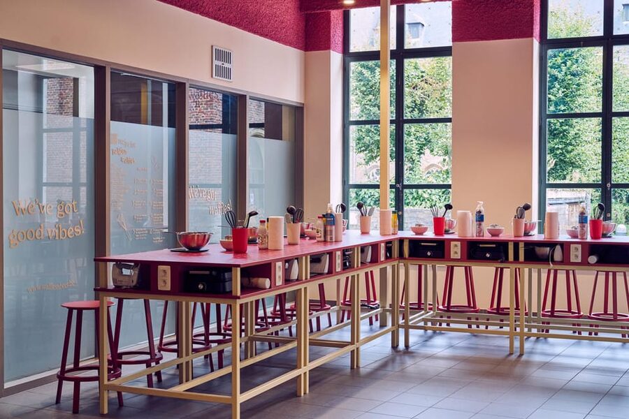 Ghent: Belgian Waffle-Making Workshop with Beer Tasting - Entering through the green door