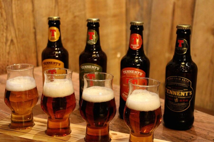 Glasgow: Beer Flight with a Haggis Taster in a Glasgow pub - The role of the host