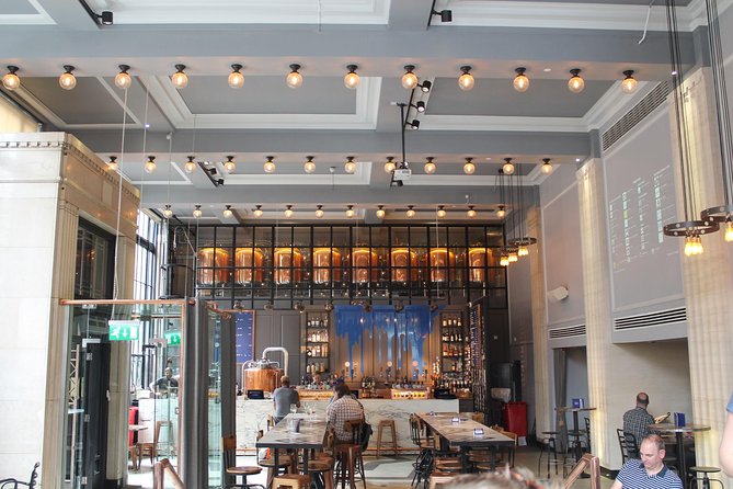 Glasgow: Pubs & History Walking Tour with Beer Tasting - Three pubs and a changing beer lineup