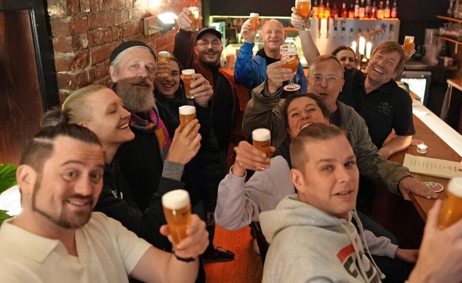 Hamburg: St. Pauli District and Beer Tour - Why beer is a good way to read St. Pauli