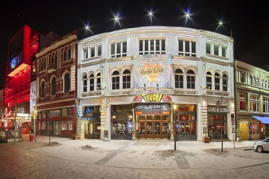 Hamburg: St. Pauli Highlights Guided Tour with Beer for 18+ - Why St. Pauli makes such a good walking tour