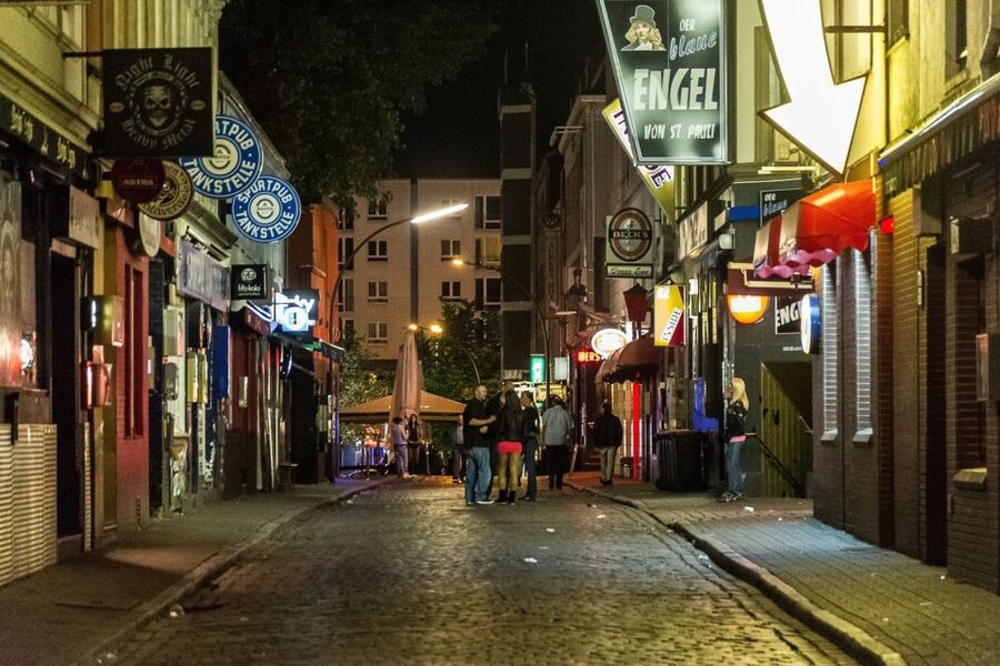 Hamburg: St. Pauli Highlights Guided Tour with Beer for 18+ - Local bars and the value of a drink with the guide
