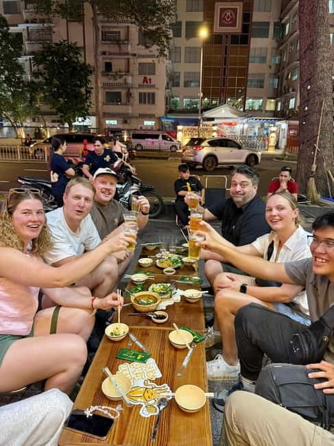 Ho Chi Minh City: Craft Beer and Local Food Tour by Scooter - Five beers, from light local pours to craft styles