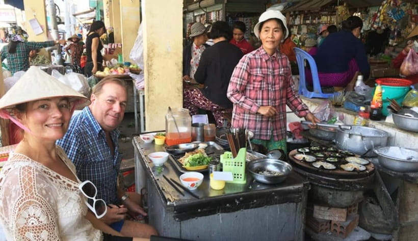 Ho Chi Minh: Tasty Vegan Food and local Beer by Motorbike - District 10 and the city away from the main sights