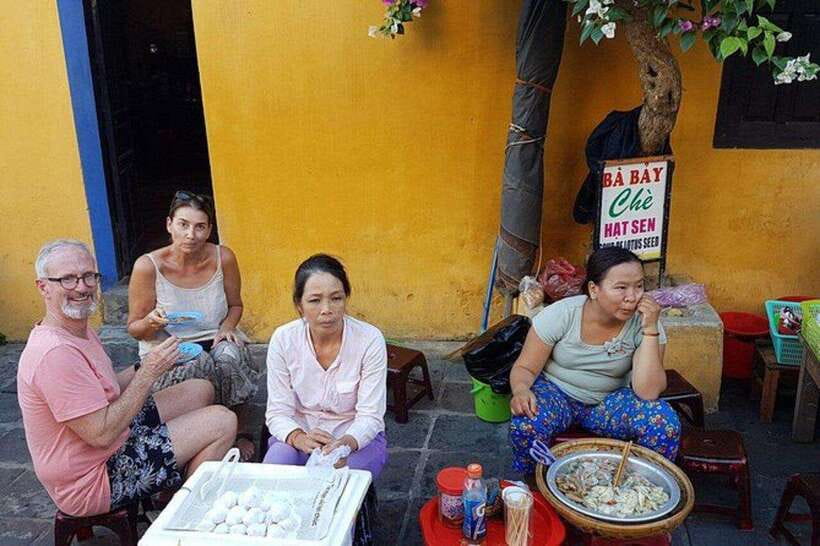 Ho Chi Minh: Tasty Vegan Food and local Beer by Motorbike - Fresh rolls, crispy pancakes, and plenty of herbs