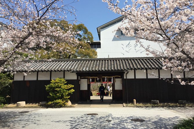 KOBE Sake Tasting Tour at Breweries (tasting fee included) - How the walking pace feels
