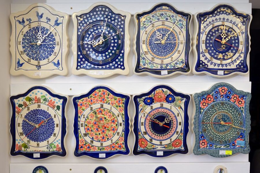 Krakow: Private Shopping Tour with Snacks and Beer Tasting - Polish pottery from region to region