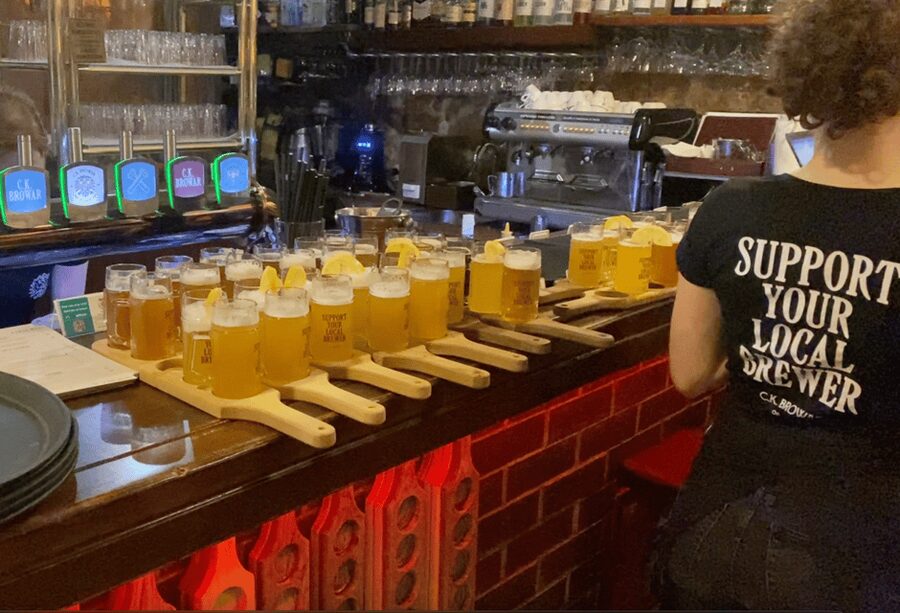Krakow's Local Flavor: Craft Beer and Street Food with Guide - Starting at Saint Mary’s Church with an appetite