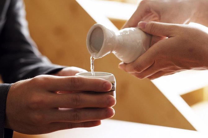 Kyoto Sake Brewery Tour with Lunch - Timing, walking, and practical concerns