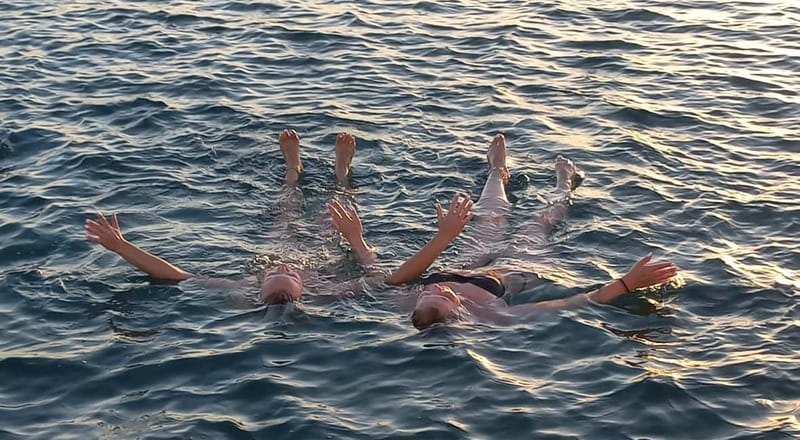 Larnaca: Sunset Cruise with Unlimited Wine & Beers - The return along Finikoudes Beach