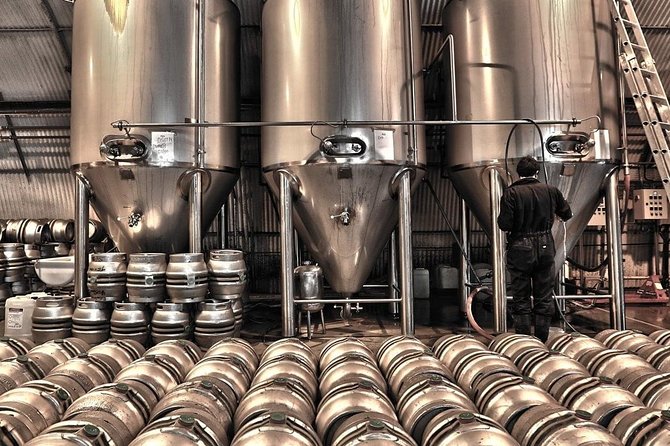 Las Vegas Brewery Tour by Party Bus w/ 3 Flights of Craft Beer - Why this Las Vegas beer tour works