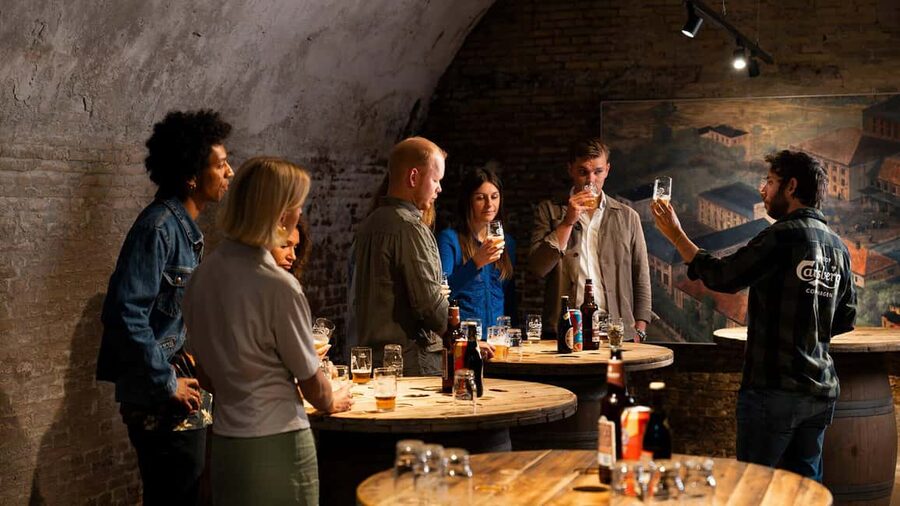 Lisbon Craft Beer Experience: 5 Tastings with Local Brews - What the one-hour tasting is really like