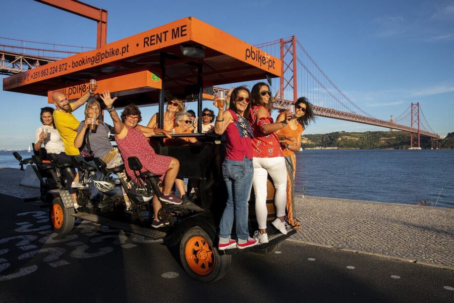 Lisbon: Fun Beer Bike by the Seafront - The first minutes beside the Tejo
