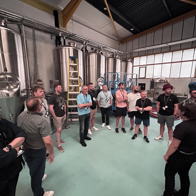 Liverpool: Brewery Bus Tour with 12 Beer and Pizza - Meeting Darren at the Shankly Hotel