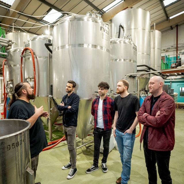 London: Craft Brewery Tour with Tasting of 4 Beers - London beer stories with a local angle