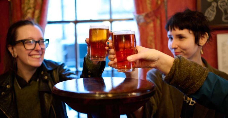 London: Historic Pubs, British Ales & Classic Dishes - The Old Bell Tavern and the Fleet Street connection
